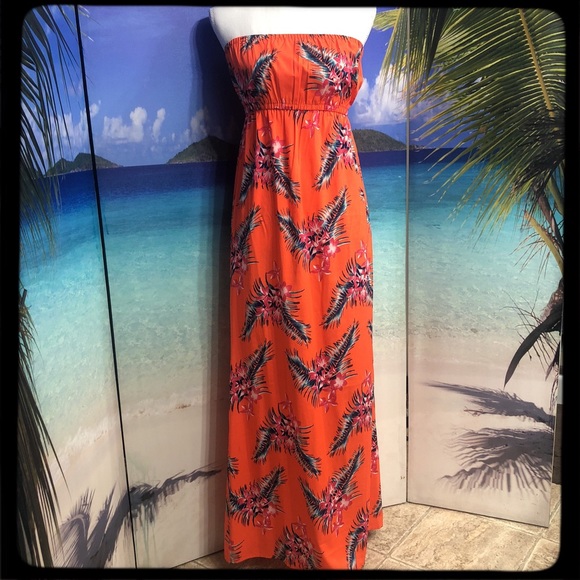 Charlotte Russe Dresses & Skirts - Hawaiian Strapless Maxi Dress